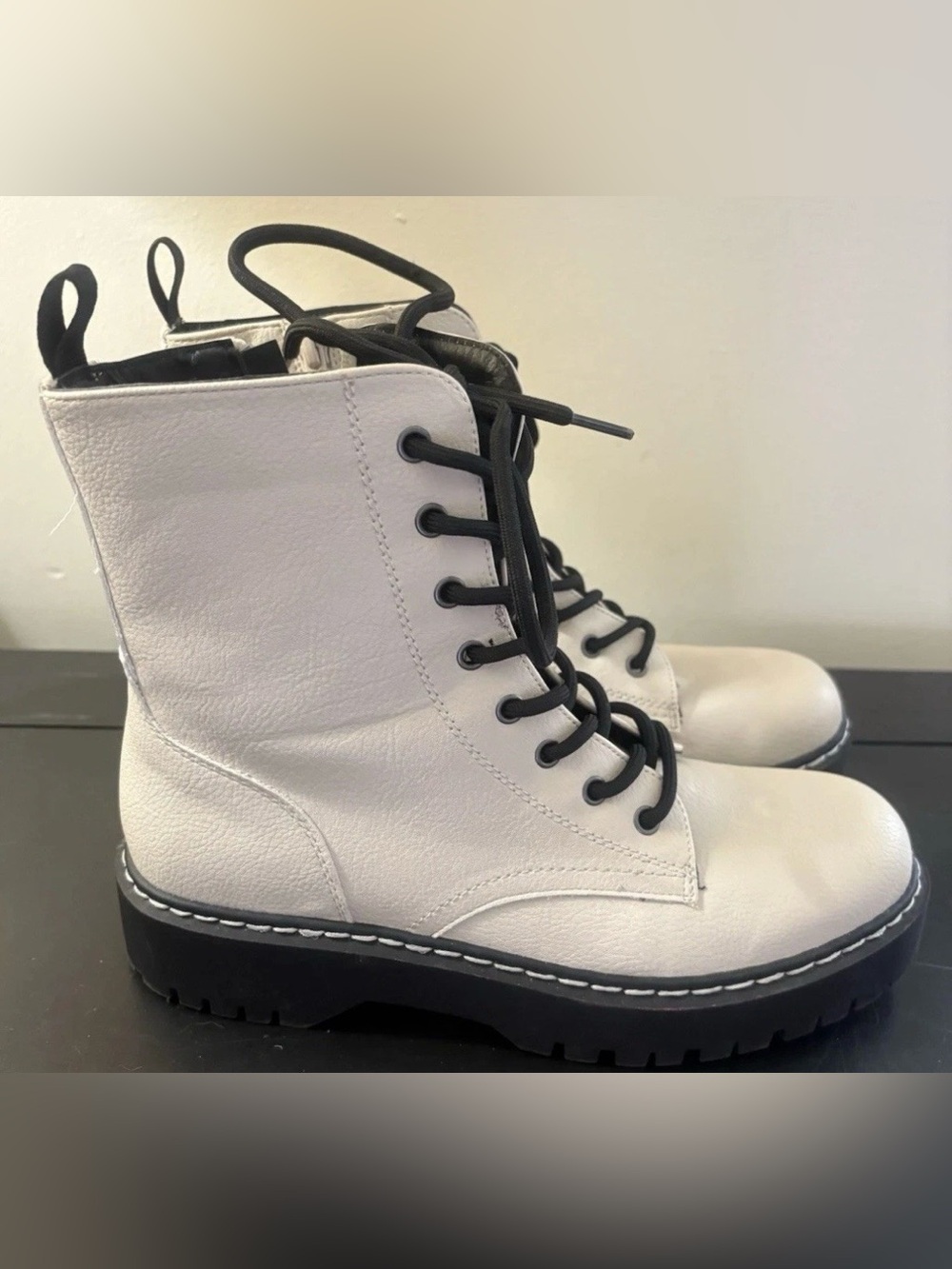 Sincerely Jules Women's Ivory Lug Combat Style Boots Leather Woman’s  Size 9 NEW